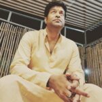 Vennela Kishore Instagram - Ringa Ringa Roses Gallery full of poses A-tishoo A-tishoo! You can all scroll down #AnteEmPettaloThelika