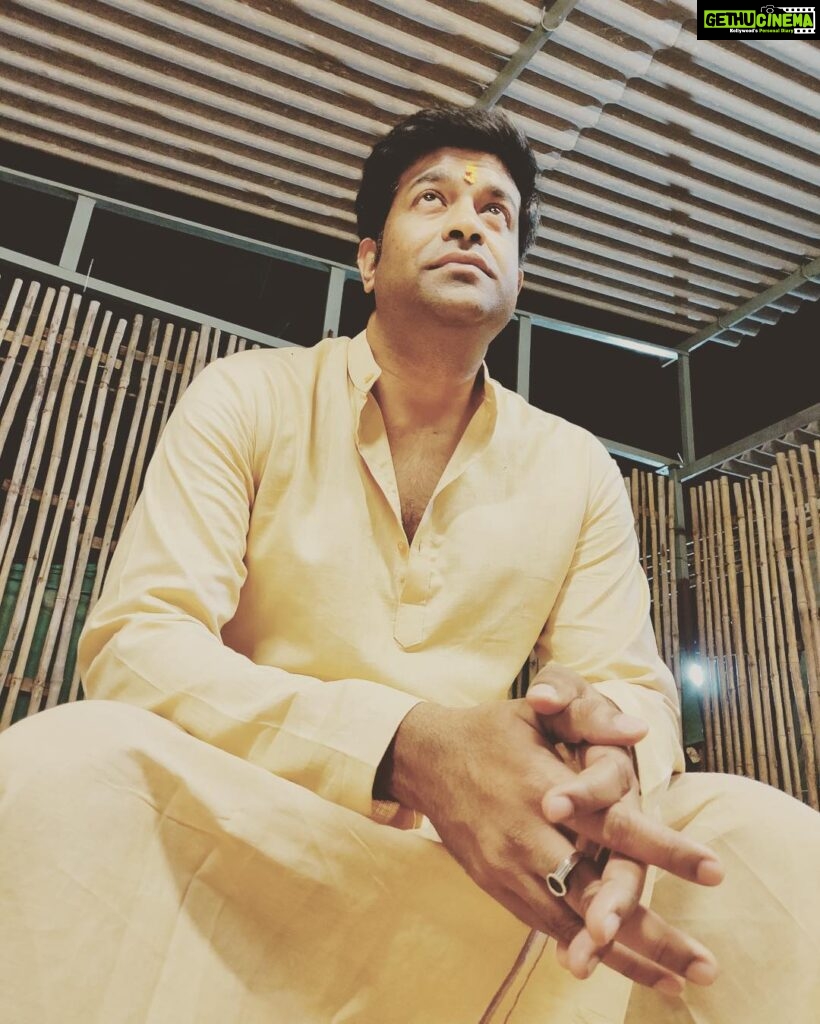 Vennela Kishore Instagram - Ringa Ringa Roses Gallery full of poses A-tishoo A-tishoo! You can all scroll down #AnteEmPettaloThelika