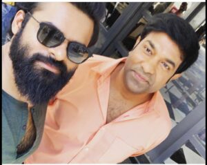 Vennela Kishore Instagram - When No Shave November meets Clean Shave Cucumber🤣🙏🏼🙈
#PraseyNaaPranam