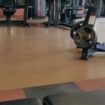 Vennela Kishore Instagram - Nenu chese 200gm workout ki hiphop songs enduku anukunnademo maa gym manager🙄 #ChaaranaPushupBaaranaBuildup