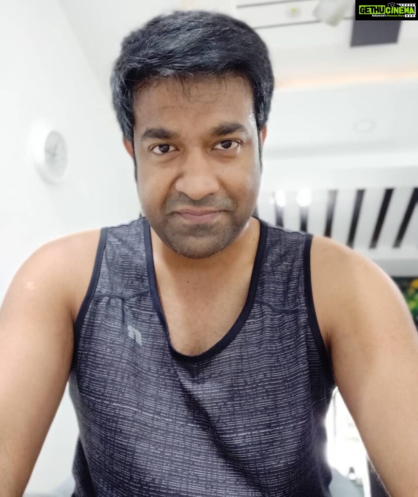 Vennela Kishore Instagram - That unfiltered Pre-workout Glow you get, when your trainer says he needs the day off..😝😎