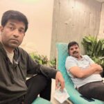 Vennela Kishore Instagram - Late night conversations where everything comes out and you admit everything..especially with @mahendrababu2590 who doesn’t listen to half of it and doesn’t remember the other half.. #Peddannanthe