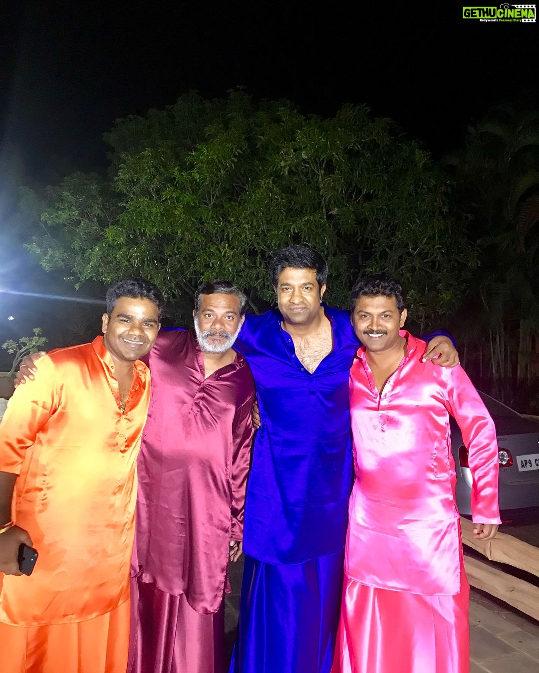 Vennela Kishore Instagram - BackBench Gigglers😝