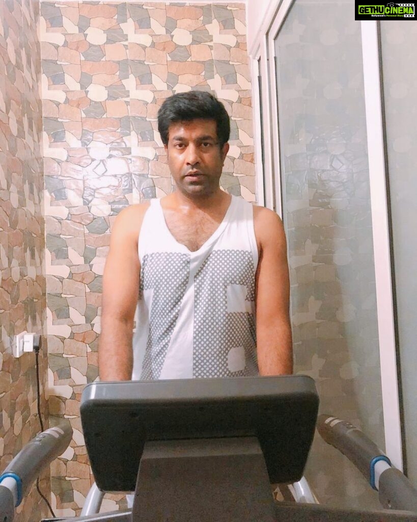 Vennela Kishore Instagram - When you step on the treadmill, make a commitment. Dont get off until you sweat. It doesn't matter if you switch it on or not. Just don't get off. #LazyIsTheNewBusy