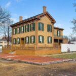 Vidhya Instagram - The only home Abraham Lincoln ever owned :) Lincoln Home National Historic Site