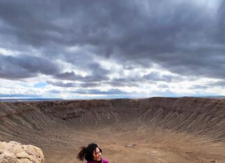 Vidhya Instagram - Best-preserved meteorite crater on Earth🙂 It is 50,000 years old and about 3,900 ft (1,200 m) in diameter, some 560 ft (170 m) deep, and is surrounded by a rim that rises 148 ft (45 m) above the surrounding plains. Meteor Crater Natural Landmark