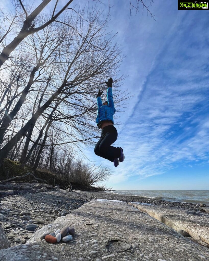 Vidhya Instagram - Winter walk🥶❄️ Geneva-on-the-Lake, Ohio