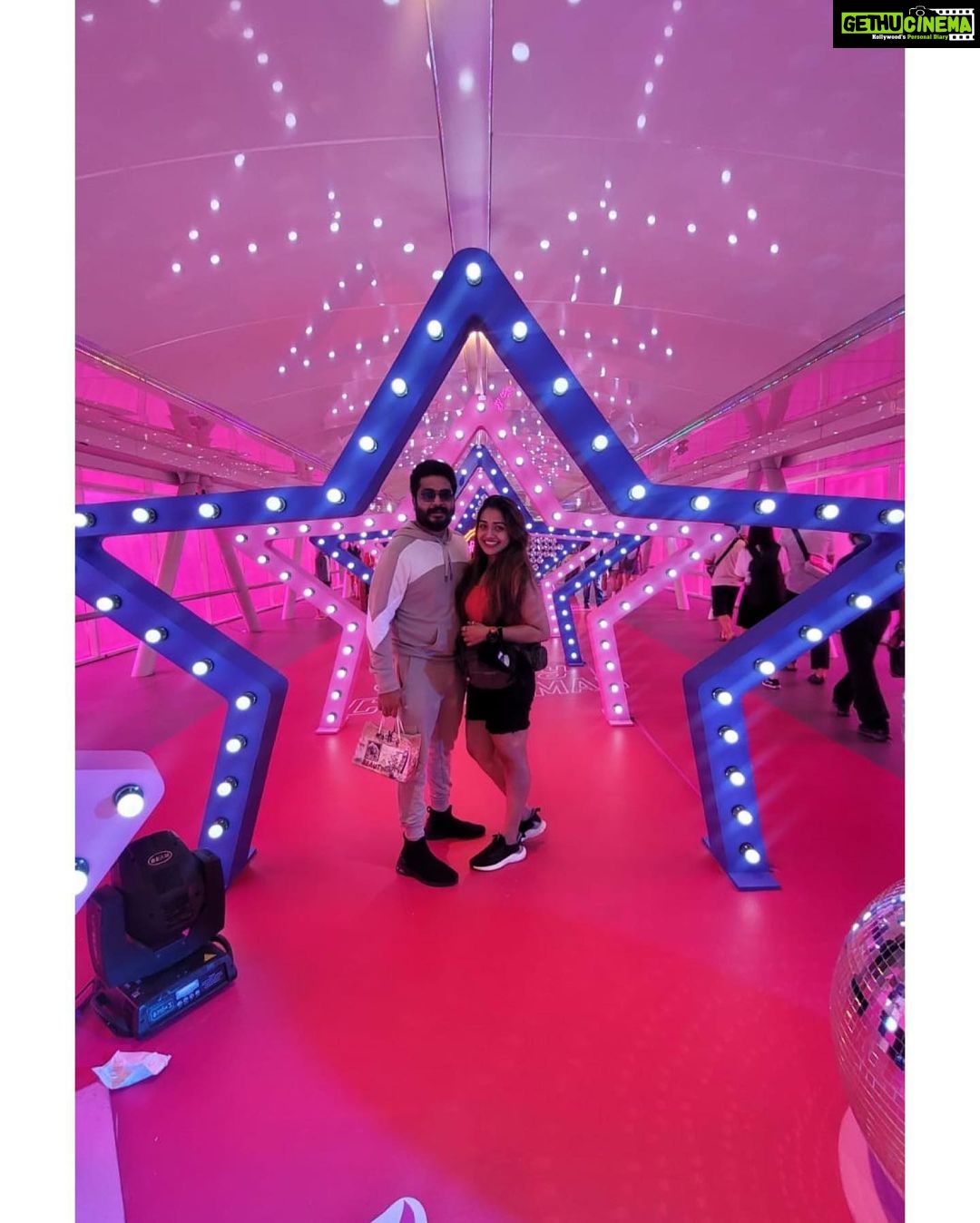 Vidhya Mohan Instagram - #chrismas #2022 #newyork #new #christmas #christmastree #christmasdecor #xmas #merrychristmas #christmastime #love #winter #handmade #natale #christmasgifts #santa #christmasdecorations #christmasiscoming #holidays #holiday #gift #navidad #santaclaus #christmaslights #art #december #noel #gifts #family
