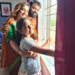 Vidhya Mohan Instagram – Yes iam back..
@suntv ABHIYUM NAANUM
along with my sweet buddy 
@vidyavinumohan 
And my cute thangam 
@riyamanoj_official 
Let’s load Twists and turns.. Kovur, Kanchipuram