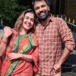 Vidhya Mohan Instagram - Yes iam back.. @suntv ABHIYUM NAANUM along with my sweet buddy @vidyavinumohan And my cute thangam @riyamanoj_official Let's load Twists and turns.. Kovur, Kanchipuram