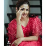 Vidhya Mohan Instagram - ശലഭം series by @sreshtamakeup In frame @vidyavinumohan Photography @krishna_prasad_g_s Jewellery @akshayagold_palakkad Costume @rehanabasheerofficial Video @soorajframes Styling @rajishasasi Location @nihararesorts Edits @jyothispulari Photo assistant @surpreyes_media Production support @vishnuc111