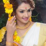 Vidhya Mohan Instagram - 💛💛💛 ശലഭം Series by @Sreshtamakeup In frame @vidyavinumohan @vinumohan_actor Photography @krishna_prasad_g_s Jewellery @akshayagold_palakkad Costume @pranatistyles Video @soorajframes Styling @rajishasasi Location @nihararesorts Edits @jyothispulari Photo assistant @surpreyes_media Production support @vishnuc111