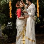 Vidhya Mohan Instagram - ശലഭം In frame @vidyavinumohan @vinumohan_actor Photography @krishna_prasad_g_s Jewellery @akshayagold_palakkad Costume @pranatistyles Video @soorajframes Styling @rajishasasi Location @nihararesorts Edits @jyothispulari Photo assistant @surpreyes_media Production support @vishnuc111