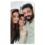 Vidhya Mohan Instagram - Fam 😘🫂 After a long time we meet together 😘🫂❣️ .@vinumohan_actor .@vidyavinumohan . #actorfamily #fam❤️ #longtime #actorslife #model #vidyamohan #vinumohan