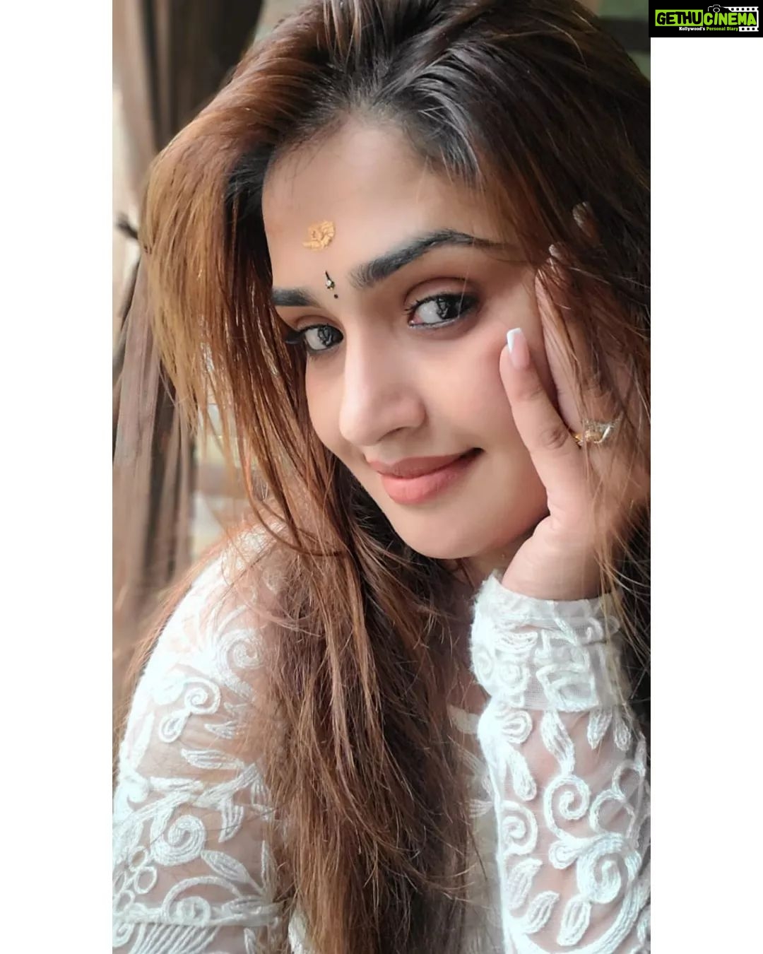 Vidhya Mohan Instagram - ❤️❤️ #love #instagood #fashion #photooftheday #beautiful #art #photography #happy #picoftheday #cute #follow #tbt #followme #nature #like4like #travel #instagram #style #repost #summer #instadaily #selfie #me #friends #fitness #girl #food #fun #vidyavinumohan❤