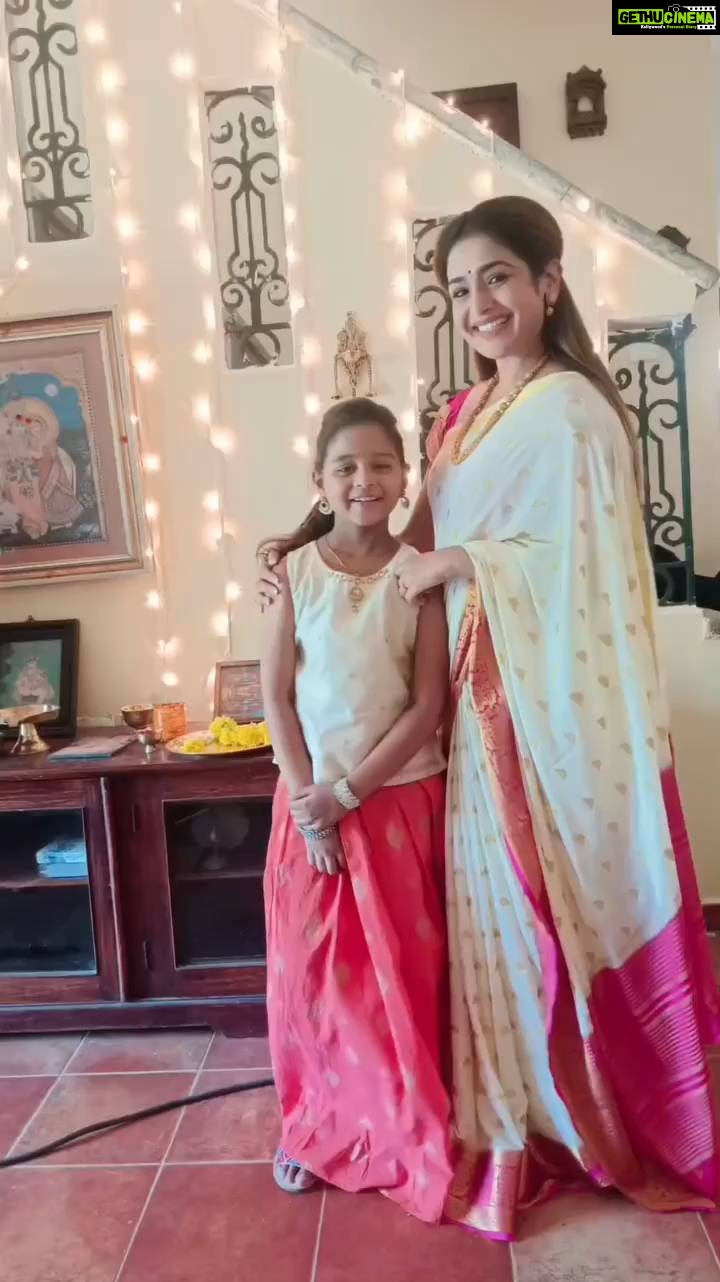 Vidhya Mohan Instagram - Blessed 😇😇🙏 . . . . . #abiyumnaanum #shoot #adshoot #riyamanoj_official #vidhyavinumohan #happytogether