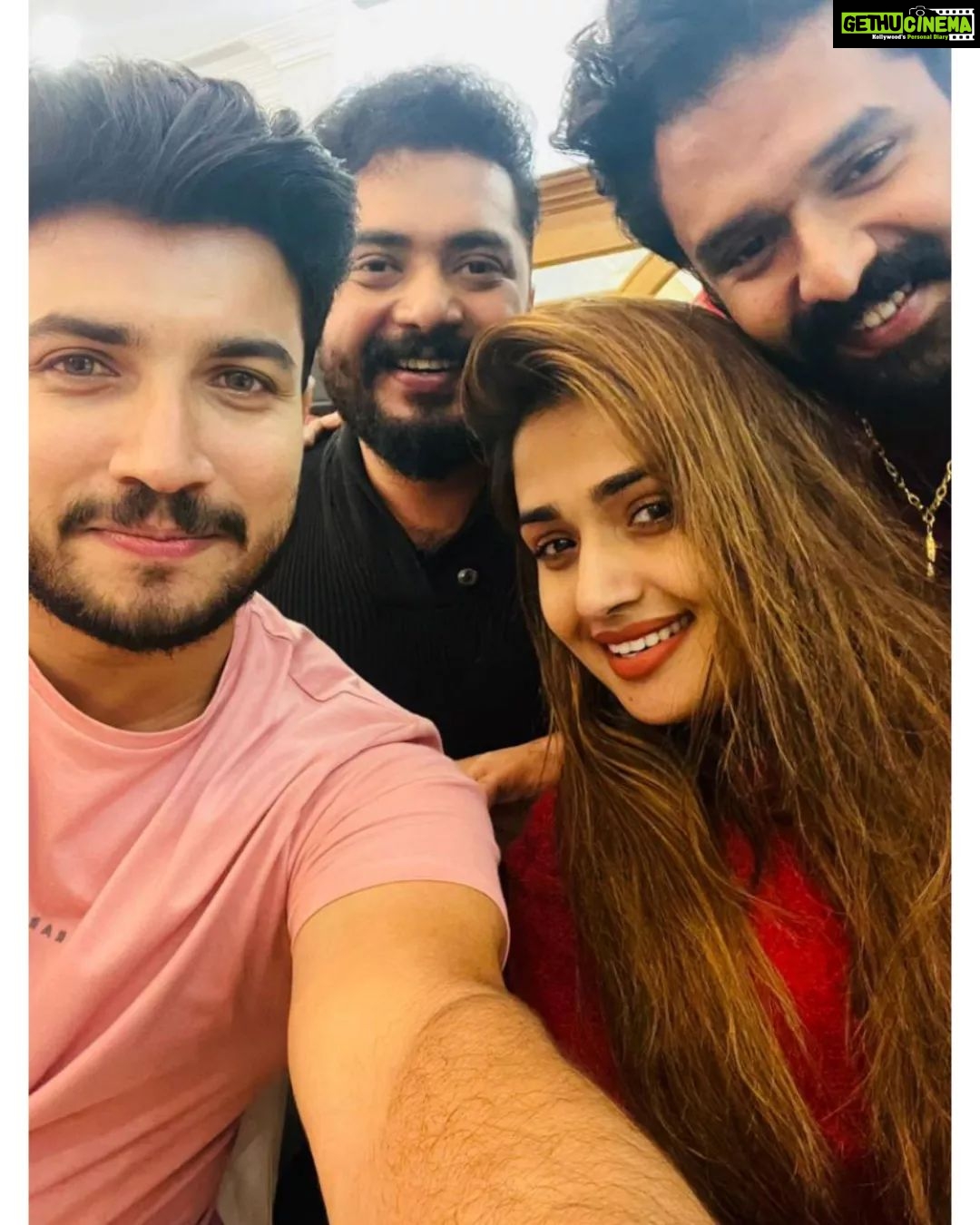 Vidhya Mohan Instagram - ❤️❤️ @vinumohan_actor @iamjeevaa @_arjungopal_ #love #instagood #fashion #photooftheday #beautiful #art #photography #happy #picoftheday #cute #follow #tbt #followme #nature #like4like #travel #instagram #style #repost #summer #instadaily #selfie #me #friends #fitness #girl #food