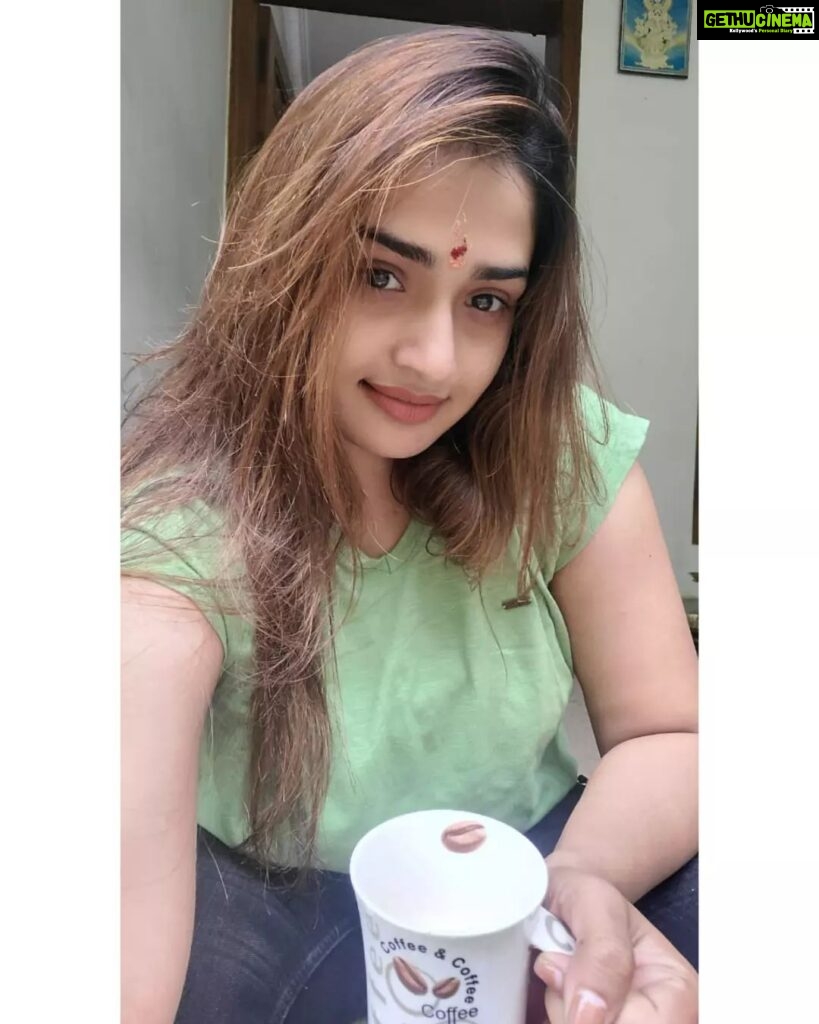 Vidhya Mohan Instagram - ❤️❤️ #love #instagood #fashion #photooftheday #beautiful #art #photography #happy #picoftheday #cute #follow #tbt #followme #nature #like4like #travel #instagram #style #repost #summer #instadaily #selfie #me #friends #fitness #girl #food #vidyavinumohan❤ Home Sweet Home