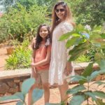 Vidhya Mohan Instagram – Happy together 😍❤️ @vidyavinumohan 
.
.
.
.
#momdaughter #abiyumnaanum #bonding #vidyavinomohan #riyamanoj_official #meenama #abi #suntv