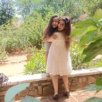 Vidhya Mohan Instagram – Happy together 😍❤️ @vidyavinumohan 
.
.
.
.
#momdaughter #abiyumnaanum #bonding #vidyavinomohan #riyamanoj_official #meenama #abi #suntv