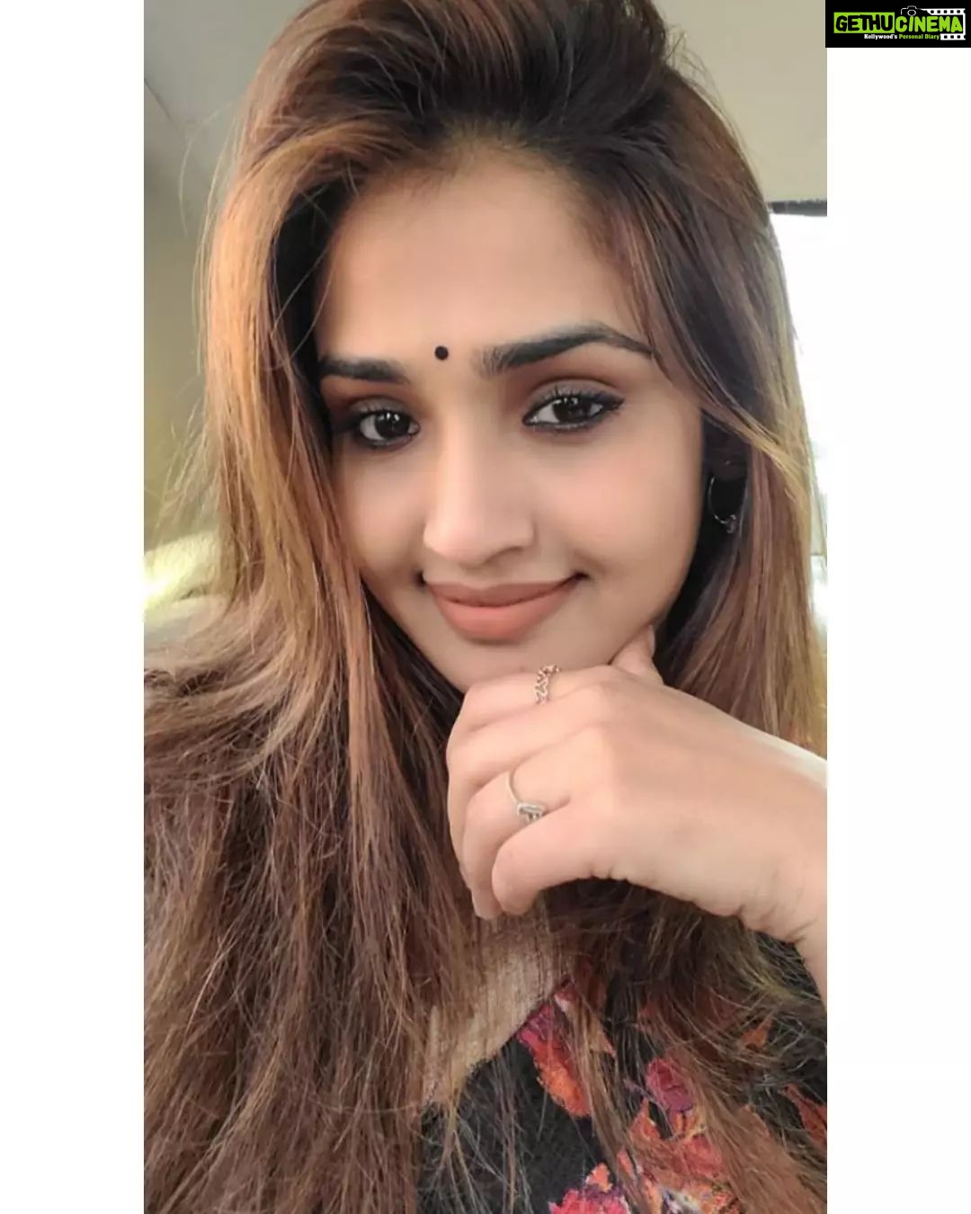 Vidhya Mohan Instagram - ❣️❤️ #love #instagood #fashion #photooftheday #beautiful #art #photography #happy #picoftheday #cute #follow #tbt #followme #nature #like4like #travel #instagram #style #repost #summer #instadaily #selfie #me #friends #fitness #vidyavinumohan❤