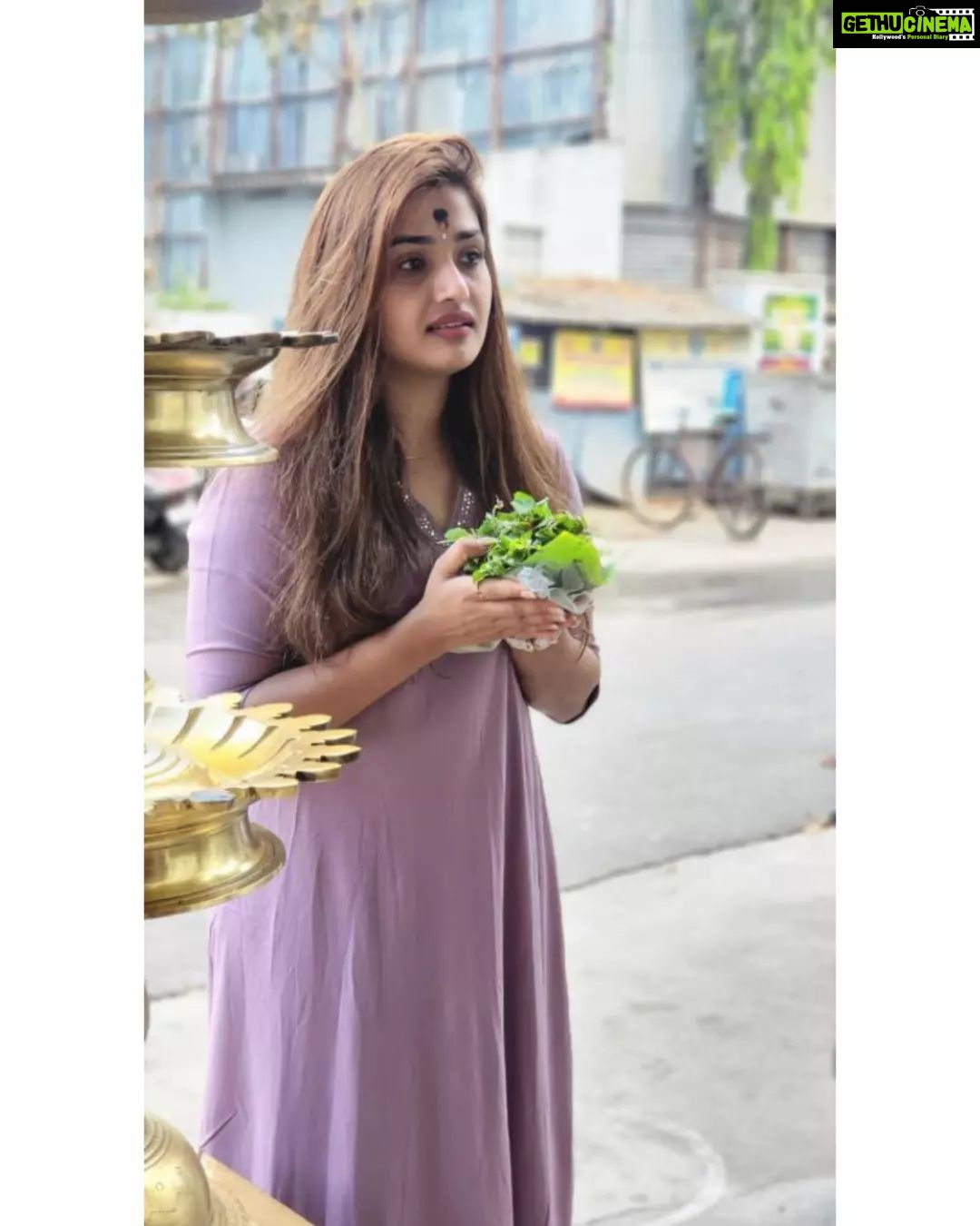 Vidhya Mohan Instagram - ❤️🤗 #love #instagood #fashion #photooftheday #beautiful #art #photography #happy #picoftheday #cute #follow #tbt #followme #nature #like4like #travel #instagram #style #repost #summer #instadaily #selfie #me #friends #fitness #girl #food #fun #vidyavinumohan❤