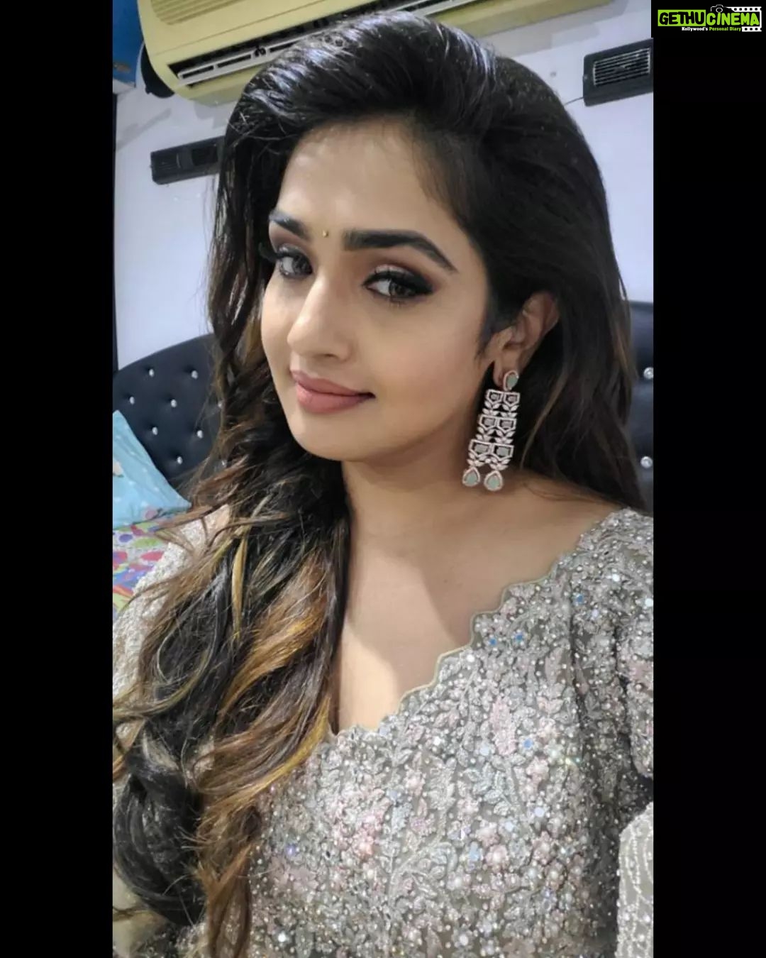 Vidhya Mohan Instagram - ❤️😍 #love #instagood #fashion #photooftheday #beautiful #art #photography #happy #picoftheday #cute #follow #tbt #followme #nature #like4like #travel #instagram #style #repost #summer #instadaily #selfie #me #friends #fitness #girl #food #fun #vidyavinumohan❤