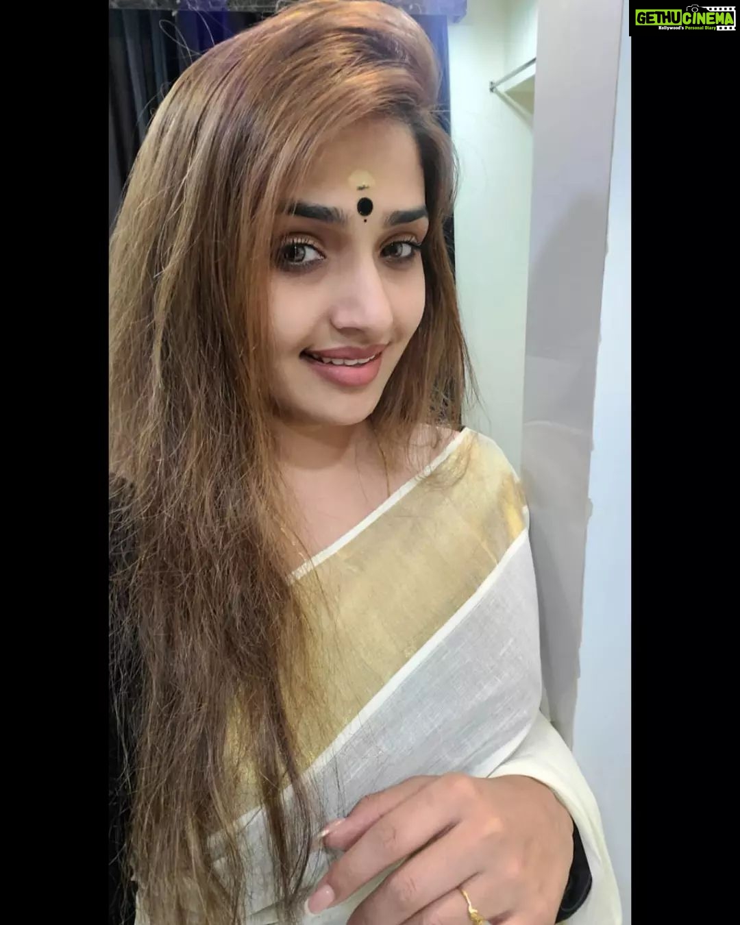 Vidhya Mohan Instagram - ❤️❤️ #love #instagood #fashion #photooftheday #beautiful #art #photography #happy #picoftheday #cute #follow #tbt #followme #nature #like4like #travel #instagram #style #repost #summer #instadaily #selfie #me #friends #fitness #girl #food #vidyavinumohan❤