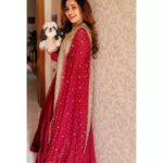 Vidhya Mohan Instagram - ❤️❤️ ❤️❤️ Costumer: @rehanabasheerofficial Makeup: @sreshtamakeup #day #me #viral #vidyavinumohan❤ #picoftheday #xmas #red #saree #keralagram #keralasaree #mallu #movie