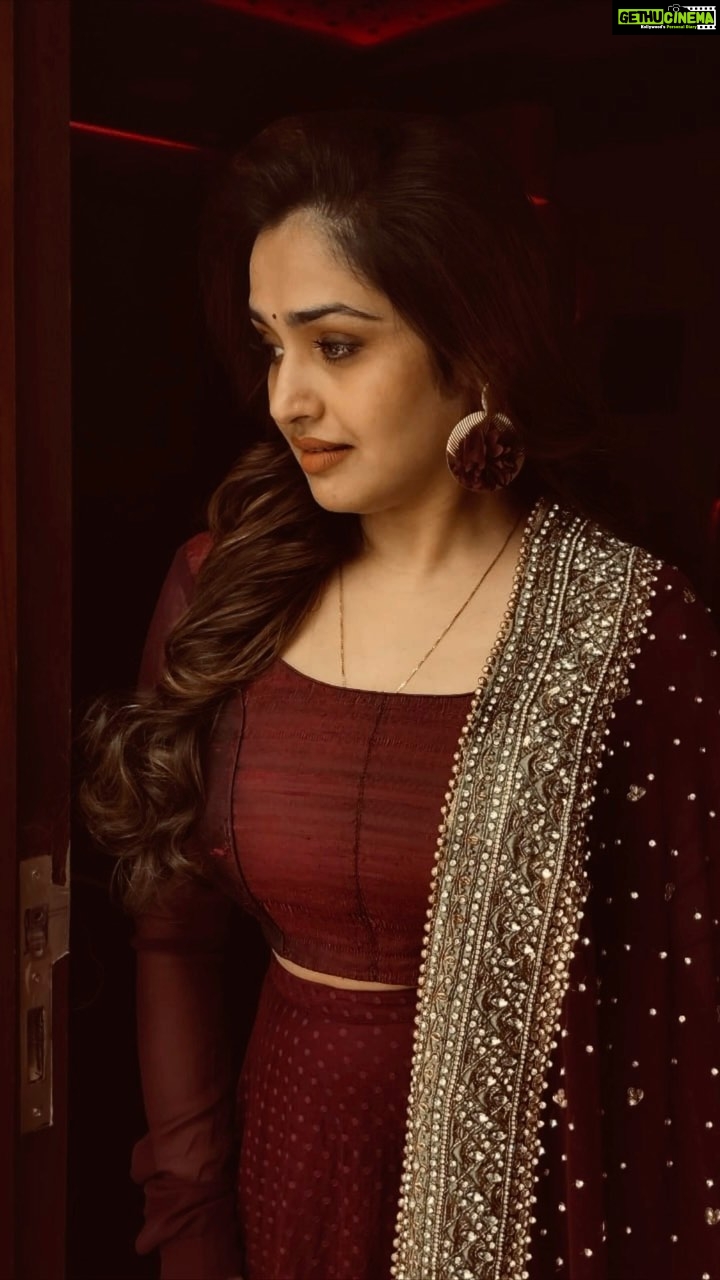Vidhya Mohan Instagram - @vidyavinumohan in #rehanabasheer ❤️✨ - #rehanabasheercollections #vidyavinumohan #indiandesigners #embroidered #details #outfitoftheday #instareels #reelsinstagram