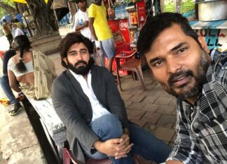 Vijay Antony Instagram - 🙌 with my director 🎬 from the sets of #AgniSiragugal #directornaveen #ammacreations @arunvijayno1 @aksharaa.haasan