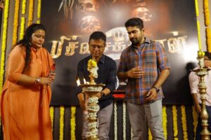 Vijay Antony Instagram - #Throwback

Poojai of #Pichaikkaran2 #Bichagadu2. Special Thanks to all the Directors, Producers & Technicians for being a part of this auspicious beginning 😊

@vijayantonyfilm @donechannel1 @gobeatroute