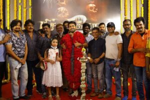 Vijay Antony Instagram - #Throwback

Poojai of #Pichaikkaran2 #Bichagadu2. Special Thanks to all the Directors, Producers & Technicians for being a part of this auspicious beginning 😊

@vijayantonyfilm @donechannel1 @gobeatroute