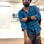Vijay Antony Instagram - Can’t stop, won’t stop vibing to #Bikili💥 Roll out your reels now & stand a chance to get featured💃🏻🕺🏻 #Pichaikkaran2 #beatofbikili Choreography: @azhar.style studio : @blaze_dance_studio_official @vijayantony @antibikili @vijaytelevision @saregamatamil @disneyplushotstartamil @donechannel1 @gobeatroute