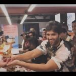 Vijay Deverakonda Instagram - A tradition that started from 1 city and an idea to throw a party to my city in 2018. This year - we did it in 8 cities and managed to make a little memory with thousands of you ❤️ Thank you @creamstone and my amazing Rowdies who executed this across the country. I feel all of your love 🥰 #TheDeverakondaBirthdayTruck