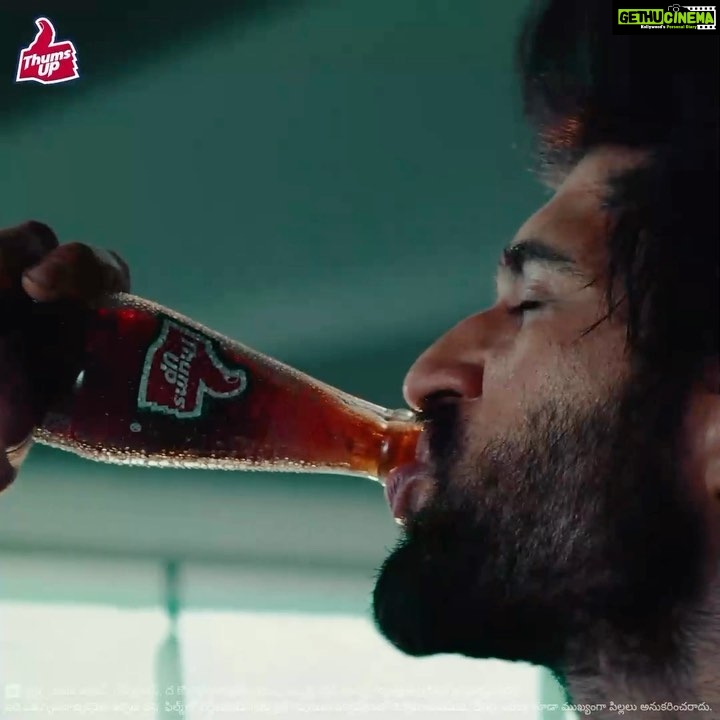 Vijay Deverakonda Instagram - Toofan for Life ⚡️👍🏽 @thumsupofficial #SoftDrinkNahiToofan