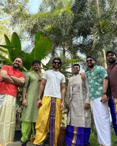 Vijay Deverakonda Instagram - Telugu boys wishing you all a Happy Sankranti 😘❤️