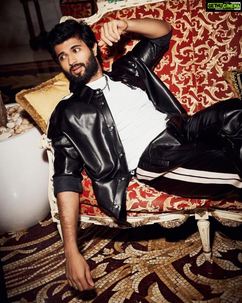 Vijay Deverakonda Instagram - Still a boy :) With Big Dreams, wanting to accomplish everything under the sun and continue to be himself!