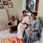 Vijayalakshmi Instagram - “This is an expensive picture” That’s wat he said after clicking this one! Can’t agree more TK 🫶 #kishore @ramyanambessan @tylerdurdenandkinofist P.c: Kumar raja #modernlovechennai #paravaikootilvaazhummaangal #ragurevathyrohini.