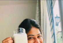 Vijayalakshmi Instagram - Favourite after work out smoothie! Banana Nuts Dates Whey protein Unsweetened almond milk! #thebest