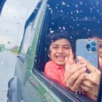 Vijayalakshmi Instagram - Engae neeyum kelambi pora Sollu vegamaa 🎵 #rain