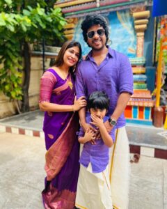 Vijayalakshmi Instagram - இனிய தீபாவளி வாழ்த்துகள் 🪔🤗

@ahathiansannasi 
@dir_thiru 
@kanithiru10 
@desinghperiyasamy 
@niranjani_ahathian 
@its______iya