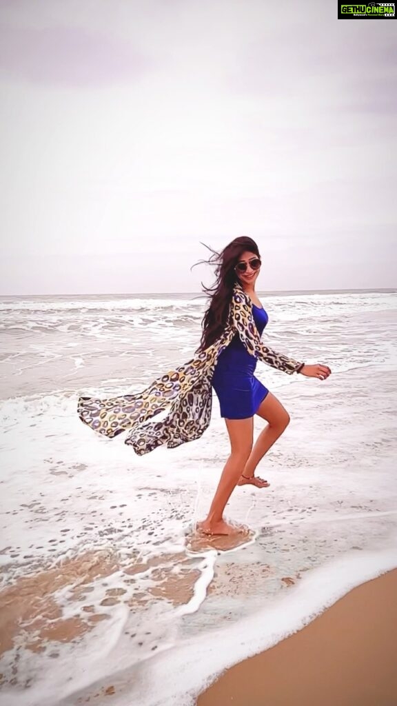 Vijayalakshmi Instagram - You are not a drop in the ocean. You are the entire ocean in a drop. - RUMI #women #ocean #marvel