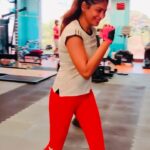 Vijayalakshmi Instagram - Ey ponnu.. ponnu🙋‍♀️ #hitoallgirls #andboystoo #favoriteaudio @bayfitecr @coachhariprasad @letsmuscleup