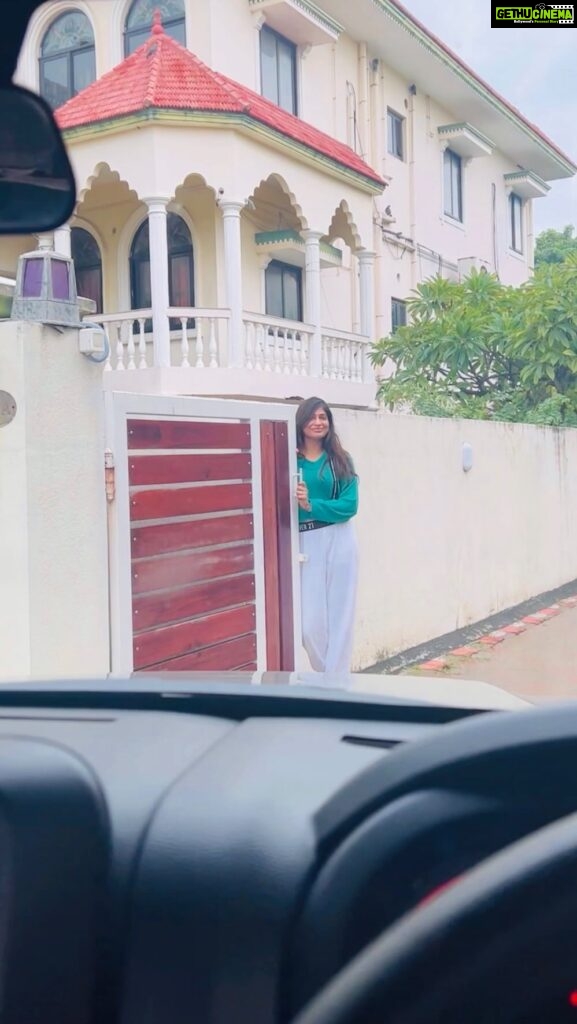 Vijayalakshmi Instagram - Every time I open gate for him I salute him with a big smile. Something I love doing. Been doing it for more than a year! I love it so much that we abandoned the idea of installing an electric gate. Recently feroz started recording me! But wait.. These smiles and love vibes are not created for the camera. It’s for him. For feroz. Posting it here to just tell you one thing.. We don’t need candle light dinners and solitaires to create those special moments. All it takes is two hearts in love. Try it. It’s realmagic! Lol, my fav oxymoron! #realmagic #love🤍