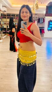Vijayalakshmi Instagram - When we go out for dinner, when feroz asks me wat I want, i won’t know wat I want. My constant reply would be.. “Anything.” Wat do u want for your bday? I don’t know. Anything. Where do u want to go? Mm…. Therila Wat genre u want to watch? anything is fine. “ I din know wat I want. Reason being, I never asked myself. Never cared to. Mabbe I was scared to make choices. Wat if I get a No. Wat if they laugh on my choices. Wat if I’m being judged for my decisions. Wat if wat if wat if. Until one day.. this beautiful soul I travel with said.. “Vg should like something. She should look inside and find out. No one is going to judge her. Even if someone questions about her decisions, that should never bother her. I’m going to be with u for the rest of your life. Nothing will make me happy than seeing my girl being independent and making her decisions. Now take a min, close your eyes and tell me.. Wat ice cream do u want to have ? I closed my eyes Asked myself.. And said.. “Falooda I would love to have falooda feroz “ And that’s how I got this confidence and freedom to go for wat I want. Taking a belly dance session had been on my wish list for a long time. Finally did it. The way I wanted it. I usually am reluctant to show my belly (especially after child birth and with the bloating moms are blessed with 😐) but there, I din think twice. I wanted to feel like a belly dancer and that’s wat I was on that day. Thanks for teaching me @vaishnavi.tn U r full of grace! Thanks @tattva_thestudio for the session. Loved it 🫶 #gogetwatuwant #onelife #LIVE