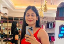 Vijayalakshmi Instagram - When we go out for dinner, when feroz asks me wat I want, i won’t know wat I want. My constant reply would be.. “Anything.” Wat do u want for your bday? I don’t know. Anything. Where do u want to go? Mm…. Therila Wat genre u want to watch? anything is fine. “ I din know wat I want. Reason being, I never asked myself. Never cared to. Mabbe I was scared to make choices. Wat if I get a No. Wat if they laugh on my choices. Wat if I’m being judged for my decisions. Wat if wat if wat if. Until one day.. this beautiful soul I travel with said.. “Vg should like something. She should look inside and find out. No one is going to judge her. Even if someone questions about her decisions, that should never bother her. I’m going to be with u for the rest of your life. Nothing will make me happy than seeing my girl being independent and making her decisions. Now take a min, close your eyes and tell me.. Wat ice cream do u want to have ? I closed my eyes Asked myself.. And said.. “Falooda I would love to have falooda feroz “ And that’s how I got this confidence and freedom to go for wat I want. Taking a belly dance session had been on my wish list for a long time. Finally did it. The way I wanted it. I usually am reluctant to show my belly (especially after child birth and with the bloating moms are blessed with 😐) but there, I din think twice. I wanted to feel like a belly dancer and that’s wat I was on that day. Thanks for teaching me @vaishnavi.tn U r full of grace! Thanks @tattva_thestudio for the session. Loved it 🫶 #gogetwatuwant #onelife #LIVE