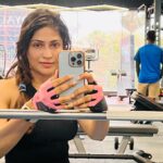 Vijayalakshmi Instagram - Positive mind, good workout, healthy diet, peaceful sleep, happy vibes and loads of lovely people around.. make you #reverseage In my case last two pics play a major role ♥️ @feroz_roz