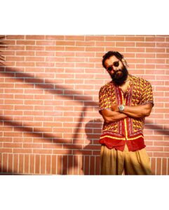 Vikram Instagram - #ps2 tour. Hyderabad vosthae vuntunnaanu. 🤩 @shravyavarma @teerathdoshi