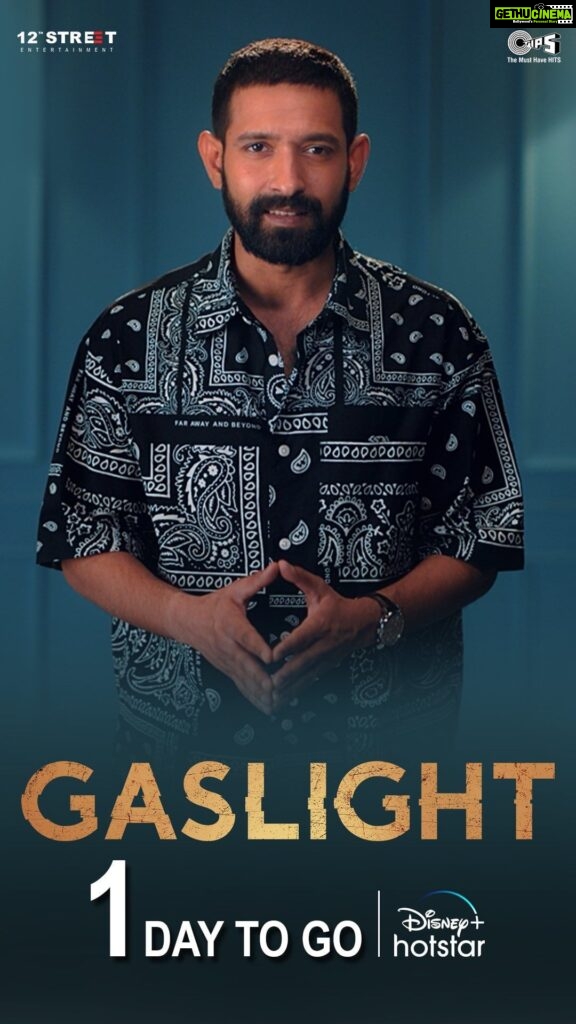 Vikrant Massey Instagram - The line between good and evil is blurred. Are you ready for #Gaslight? ONE DAY TO GO! #Gaslight streaming from 31st March on @DisneyPlusHotstar #GaslightOnHotstar @saraalikhan95 @vikrantmassey @chitrangda @rameshtaurani @akshaipuri @pavankirpalani @jaya.taurani @rahuldevofficial @akshay0beroi @ragul_dharuman @tipsfilmsofficial @12thstreetentertainment_film @castingchhabra